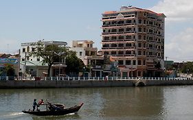 Khách sạn Cà Ty